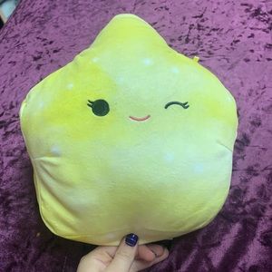 Yellow Star Squish Mellow